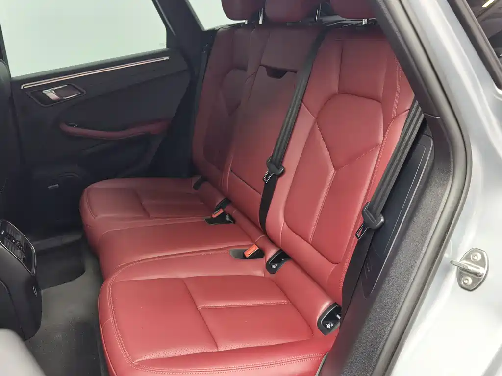 Porsche Macan 2022 — фото 17