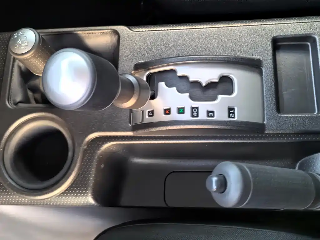 Toyota Land Cruiser 2020 — фото 12
