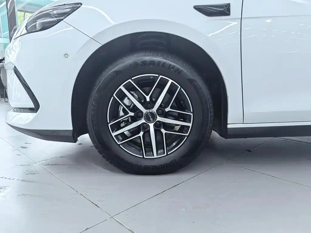 BYD Seal 05 DM-i 2025 — фото 4