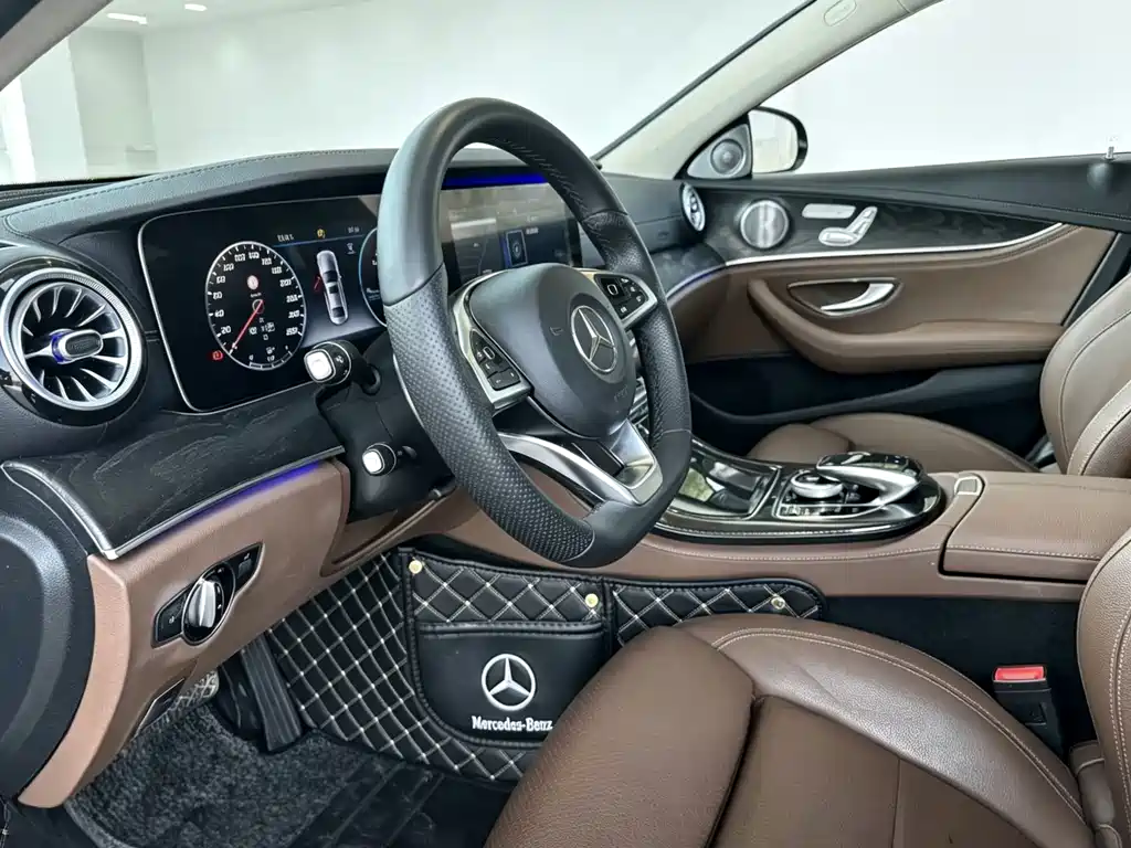 Mercedes-Benz E-Class 2017 — фото 11