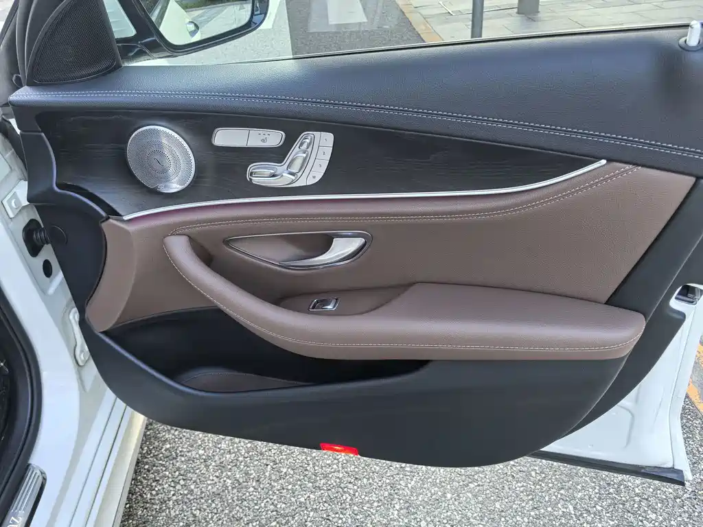 Mercedes-Benz E-Class 2018 — фото 14