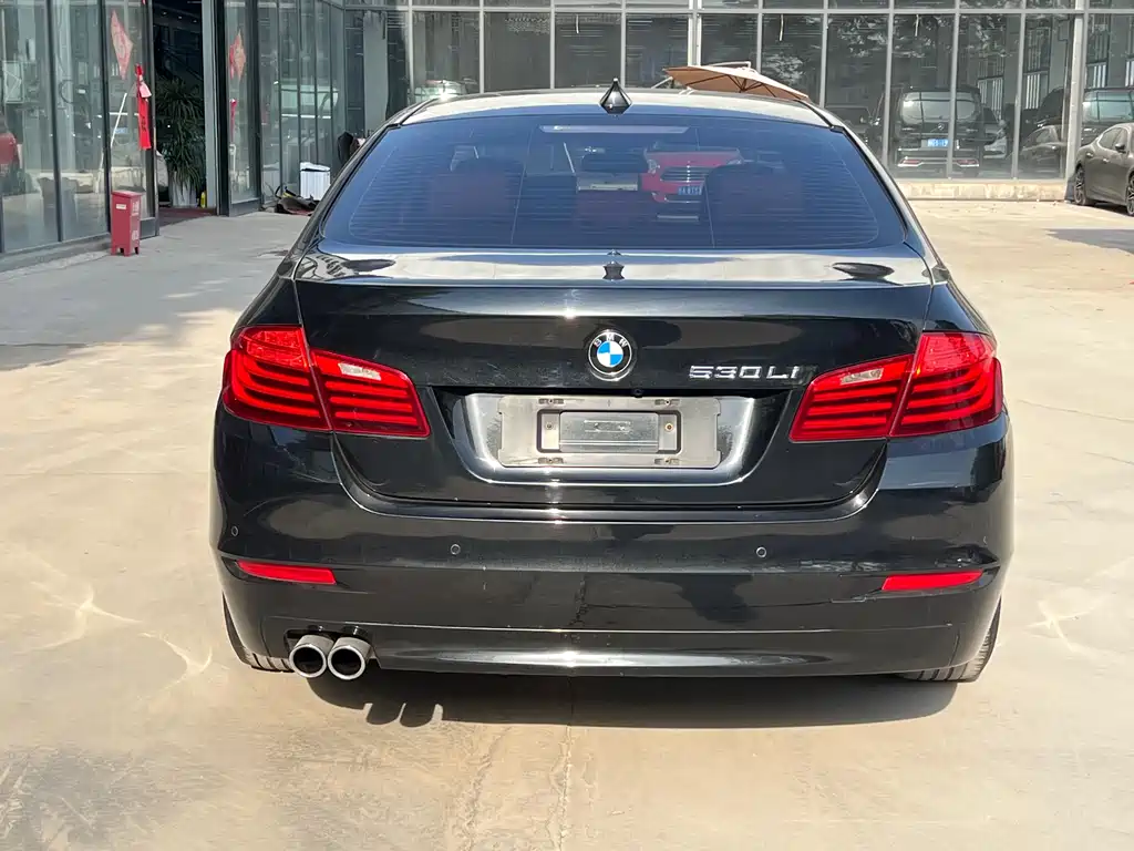 BMW 5 Series 2017 — фото 3