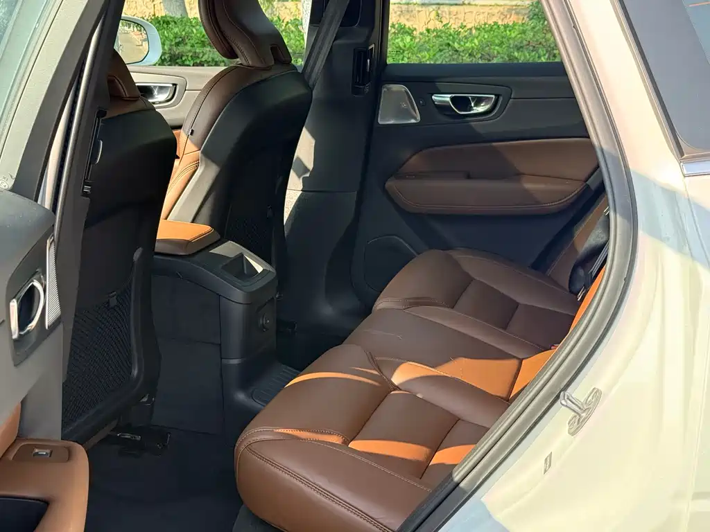 Volvo XC60 PHEV 2024 — фото 14
