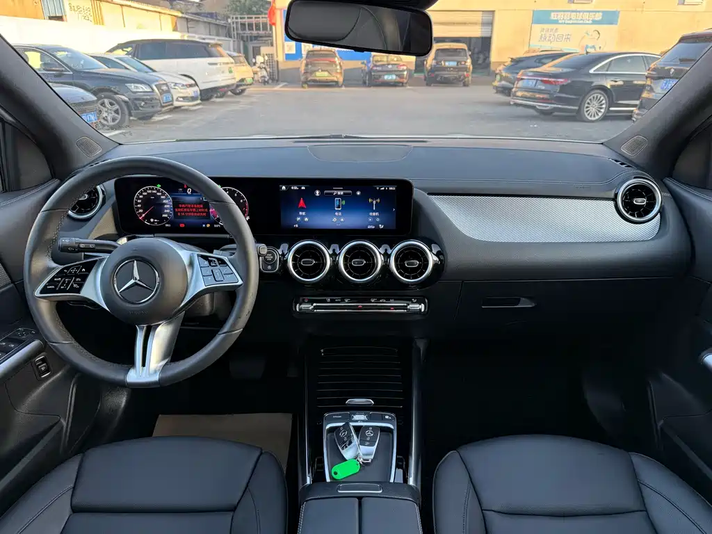 Mercedes-Benz GLA 2024 — фото 7