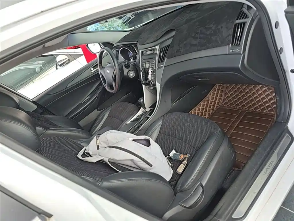 Hyundai Sonata 2016 — фото 25