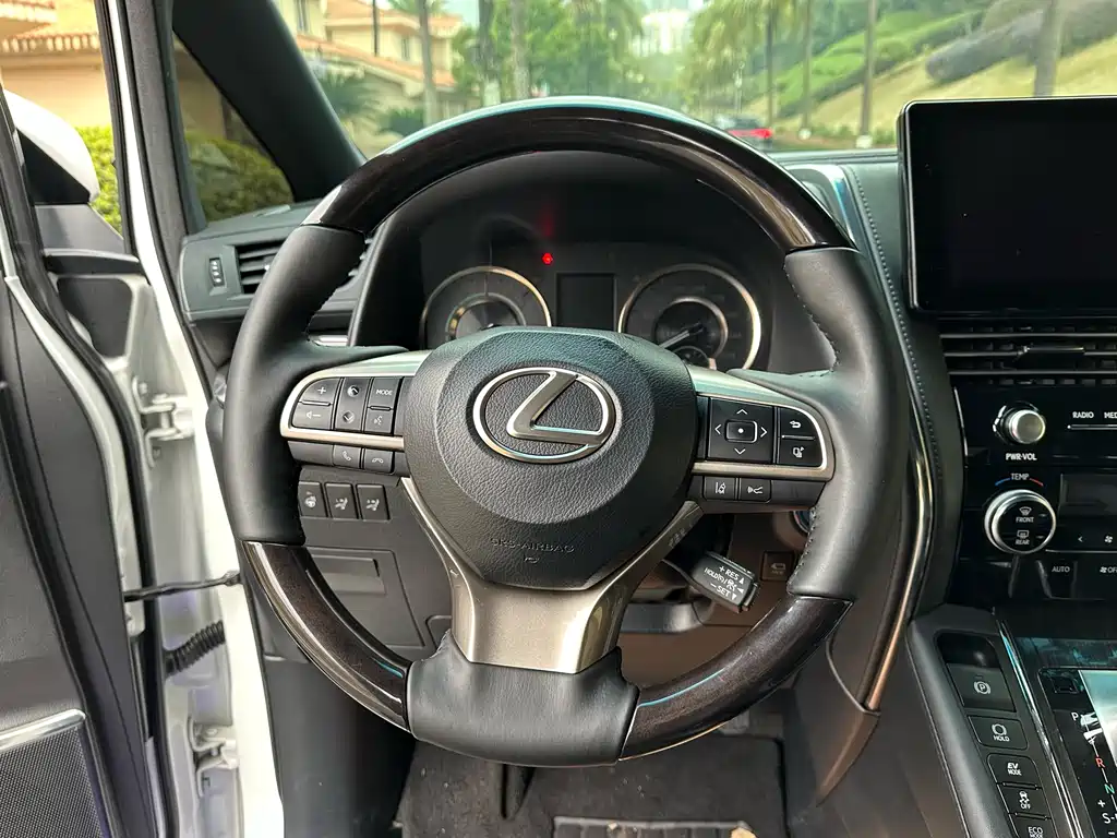 Lexus LM 2020 — фото 6
