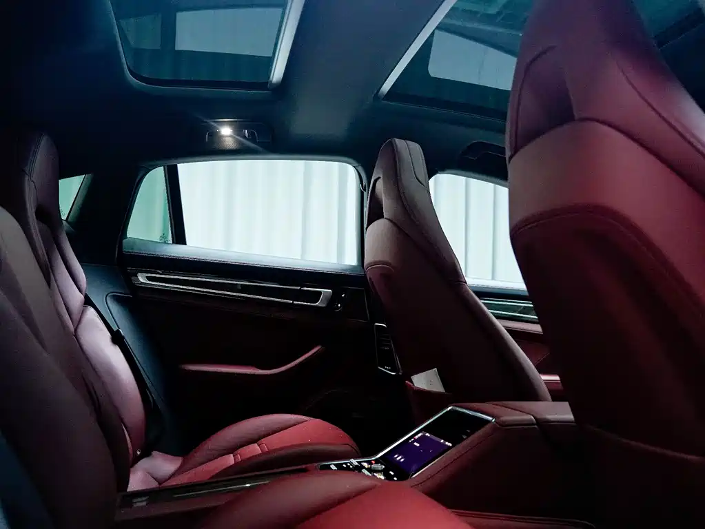 Porsche Panamera 2018 — фото 16