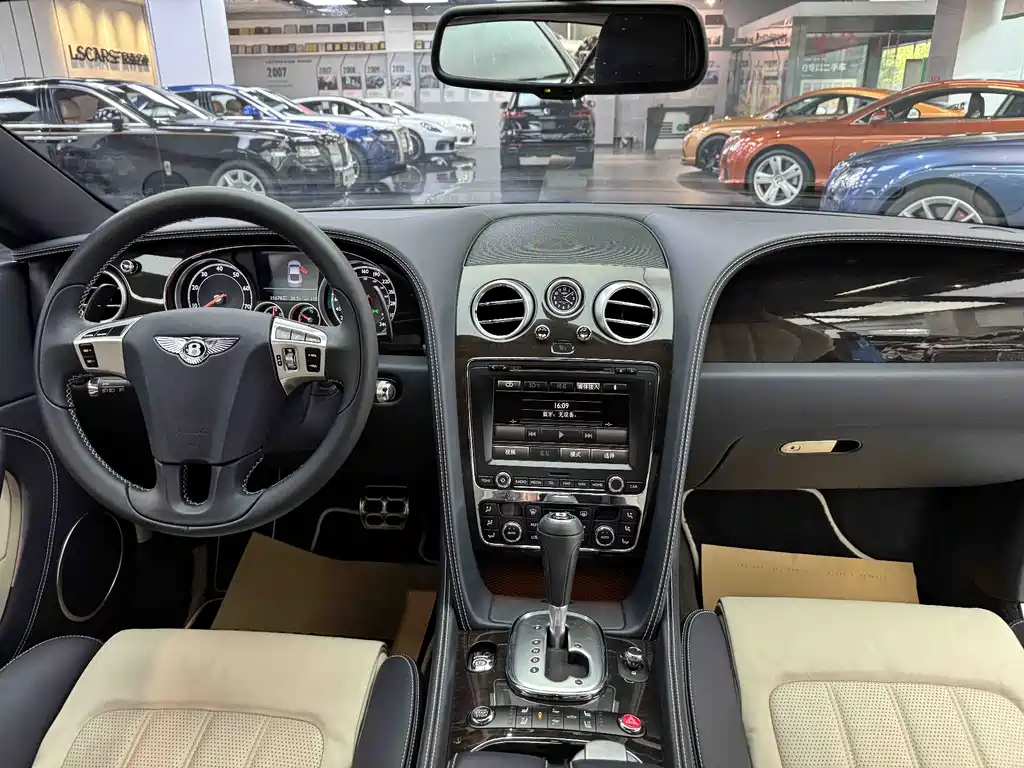 Bentley Continental 2015 — фото 11