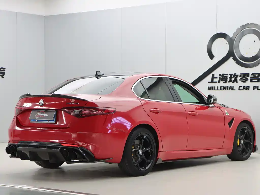 Alfa Romeo Giulia 2019 — фото 6