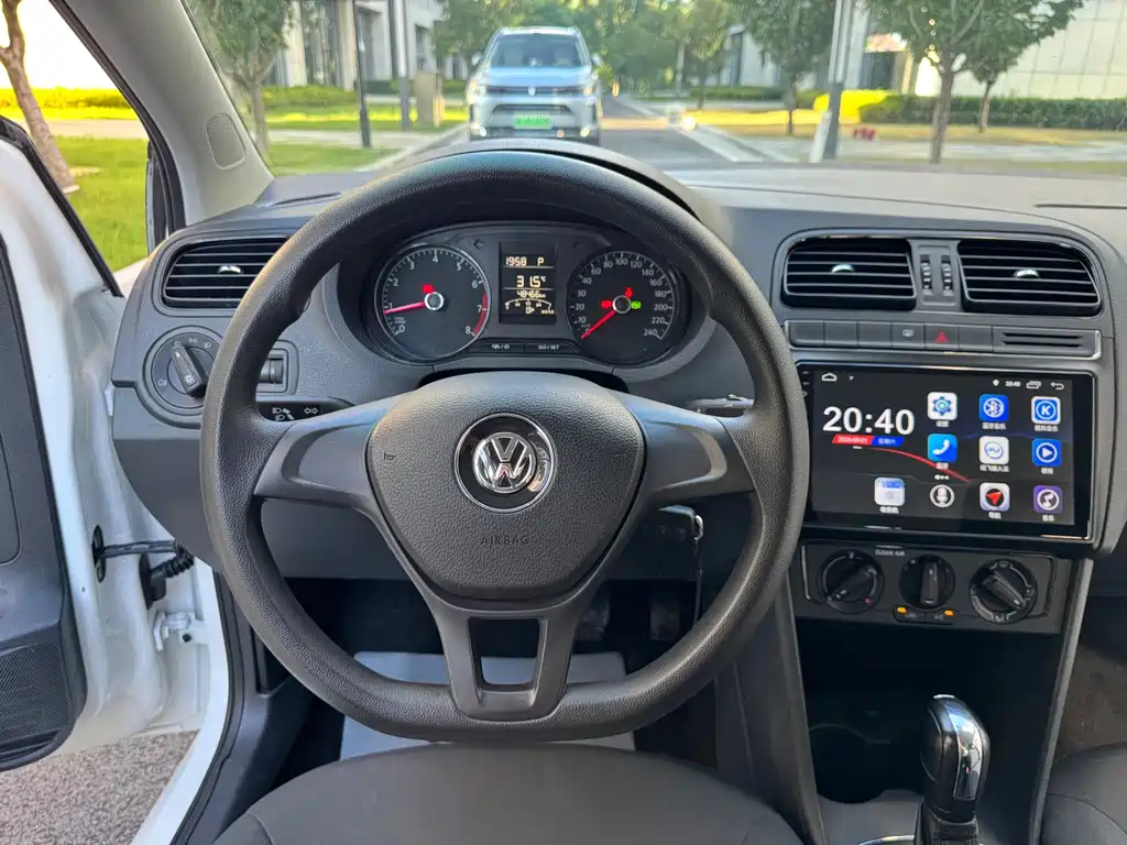 Volkswagen Polo 2018 — фото 18