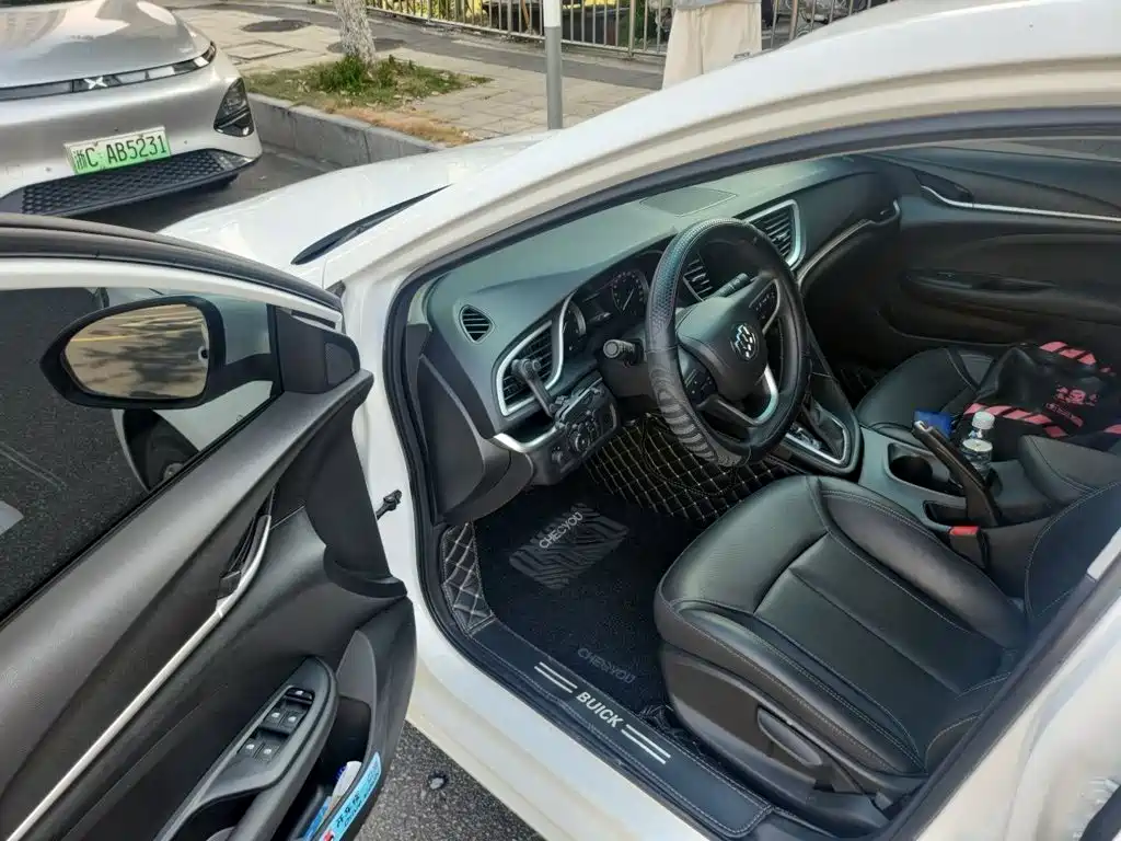 Buick Excelle 2022 — фото 13