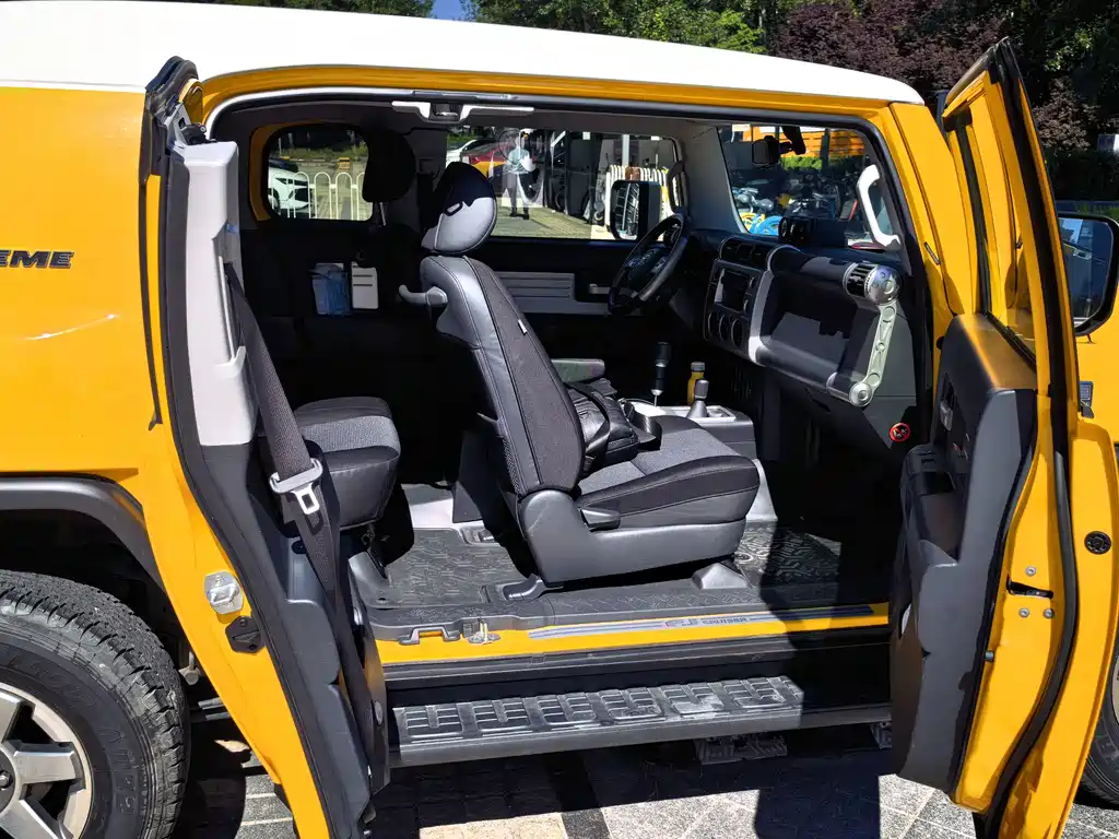 Toyota FJ Cruiser 2019 — фото 4