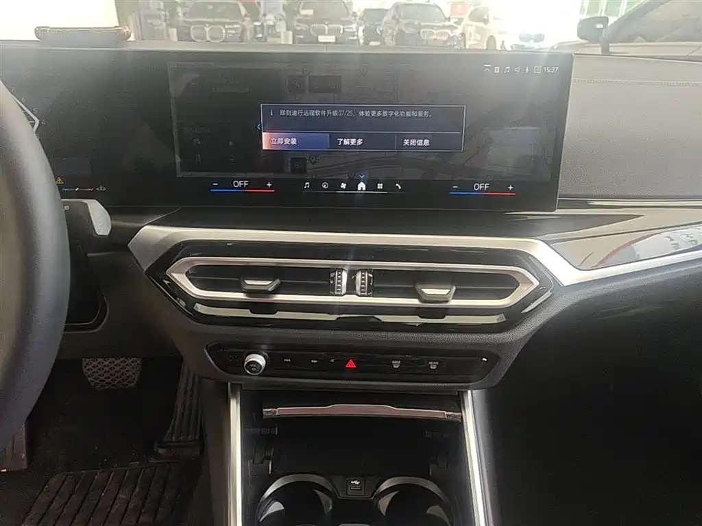 BMW 3 Series 2025 — фото 13