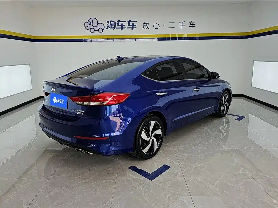 Hyundai Elantra 2020 — фото 3