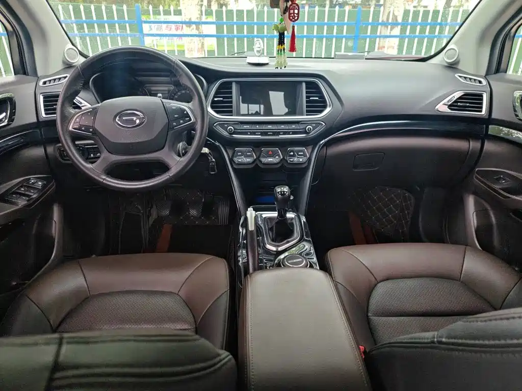 GAC Trumpchi GS4 2018 — фото 13