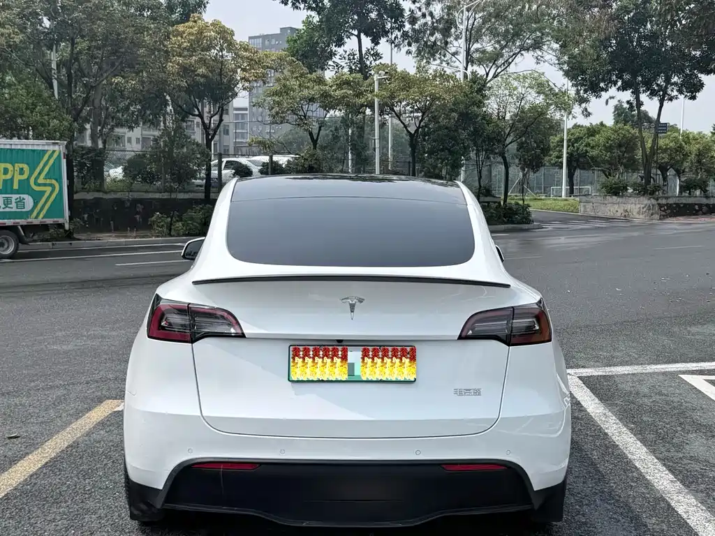 Tesla Model Y 2022 — фото 16