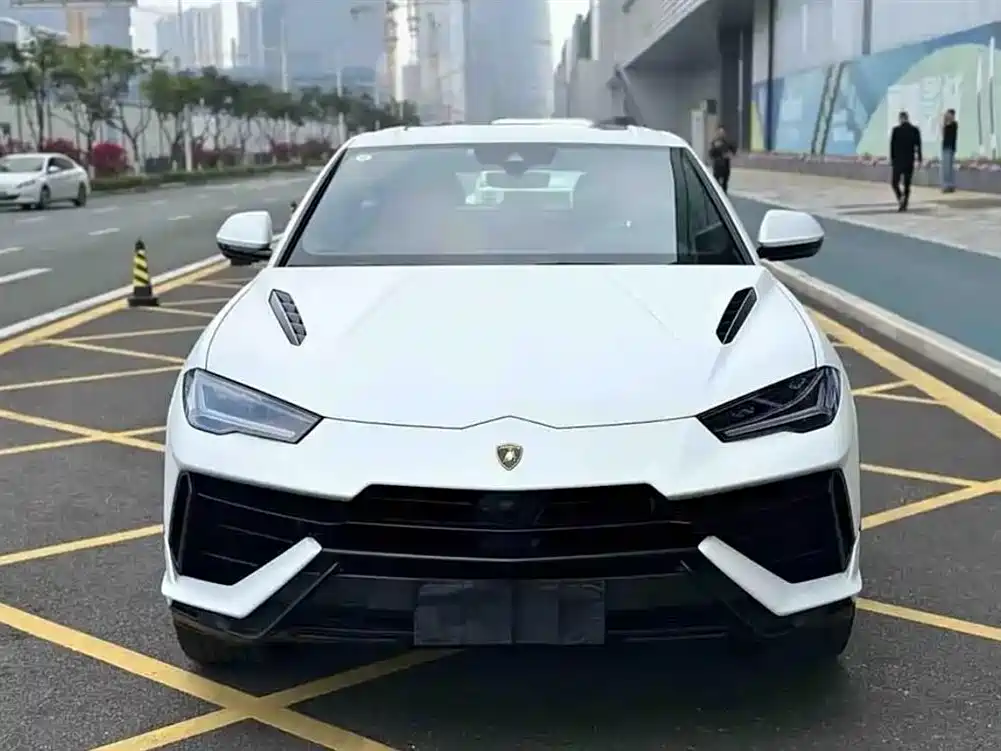 Lamborghini Urus 2023 — фото 2