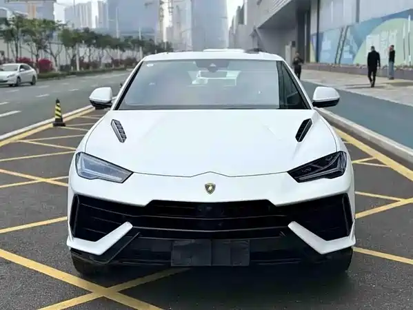 Lamborghini Urus 2021