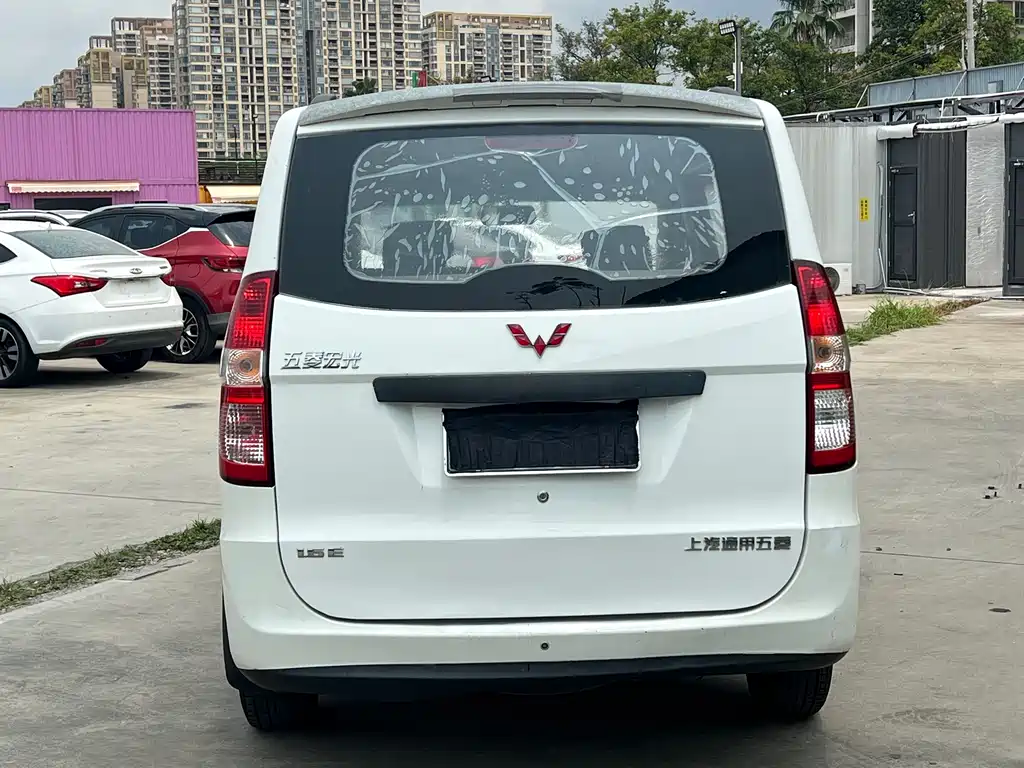 Wuling Hongguang 2015 — фото 9