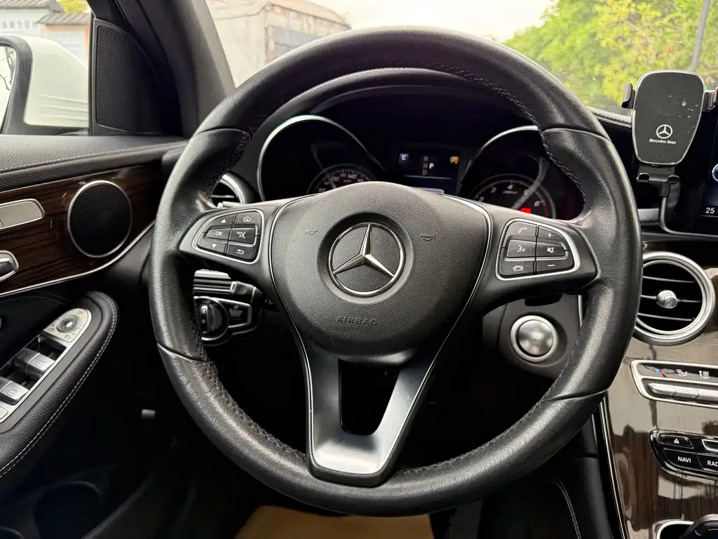 Mercedes-Benz GLC 2017 — фото 11
