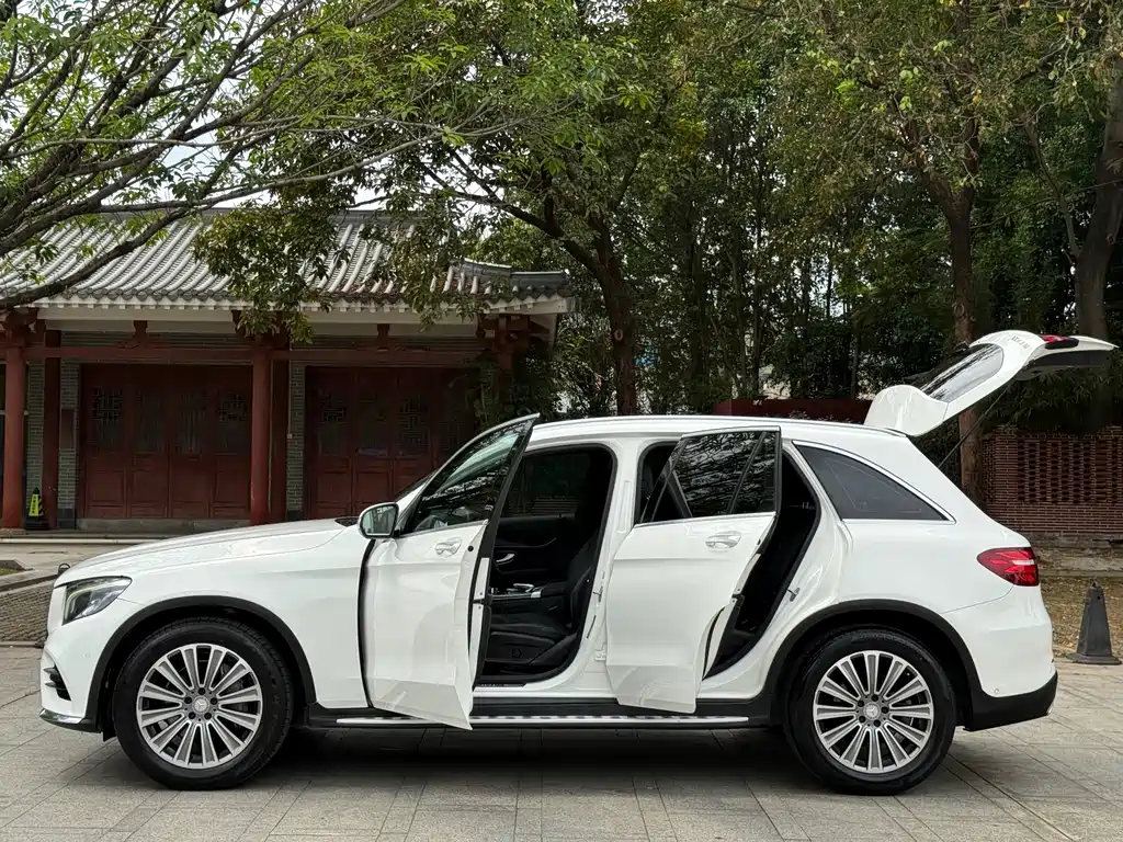 Mercedes-Benz GLC 2017 — фото 13