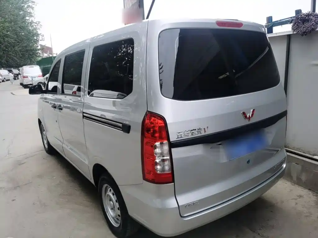 Wuling Hongguang V 2025