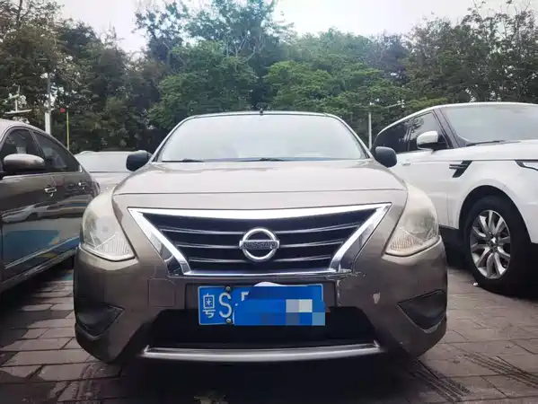 Nissan Sunny 2015