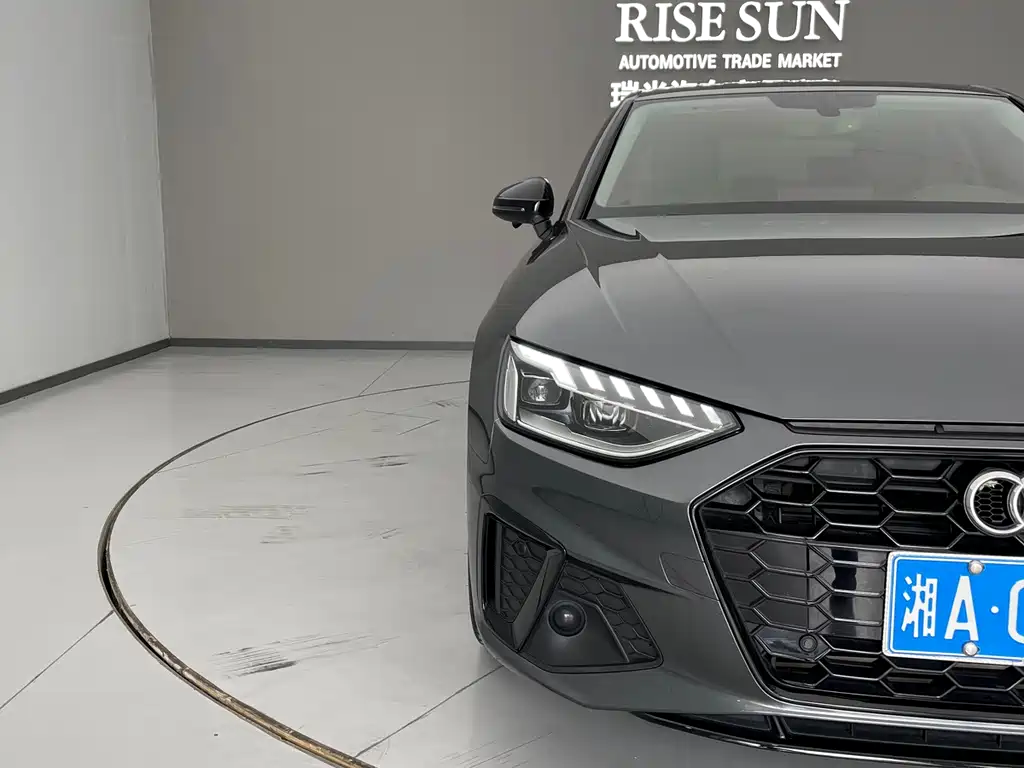 Audi A4L 2022 — фото 15