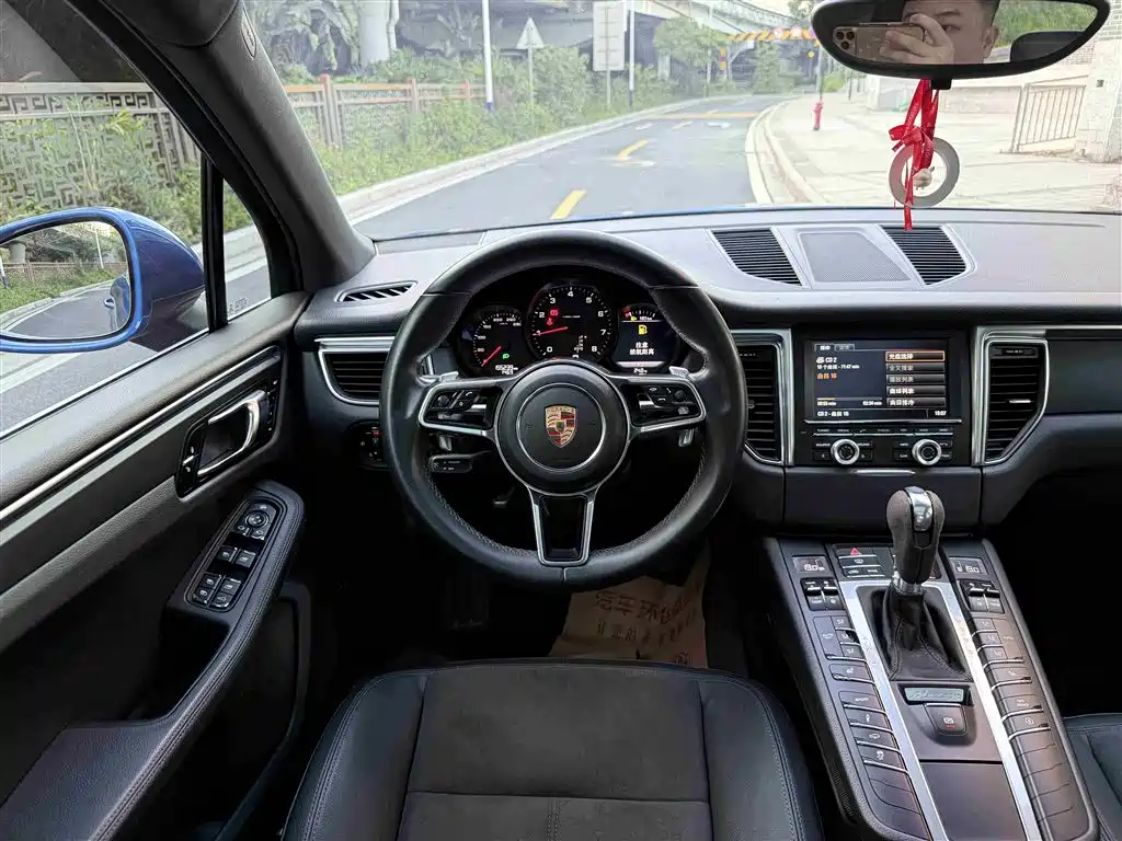 Porsche Macan 2015 — фото 10