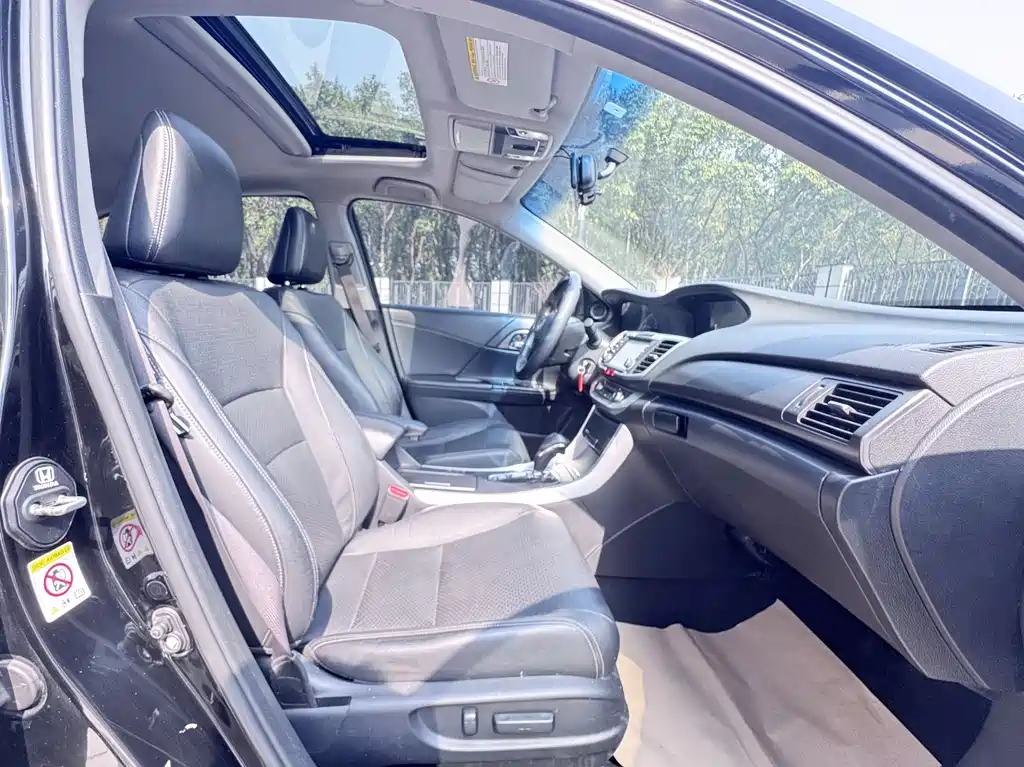 Honda Accord 2016 — фото 10