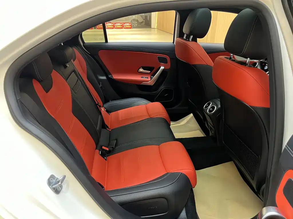 Mercedes-Benz A-Class AMG 2024 — фото 11