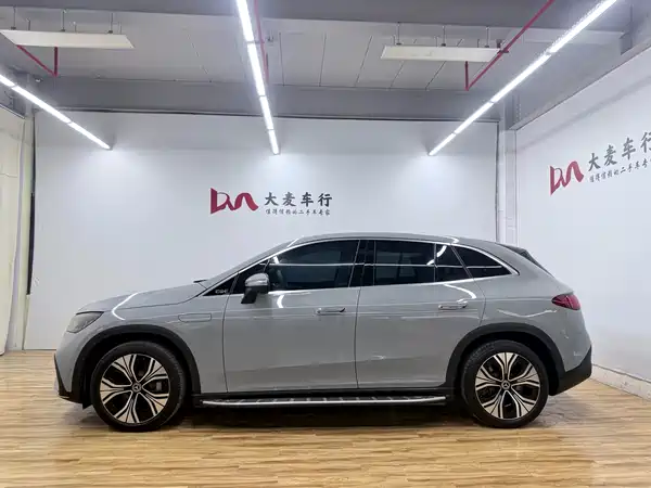 Mercedes-Benz EQE SUV 2023