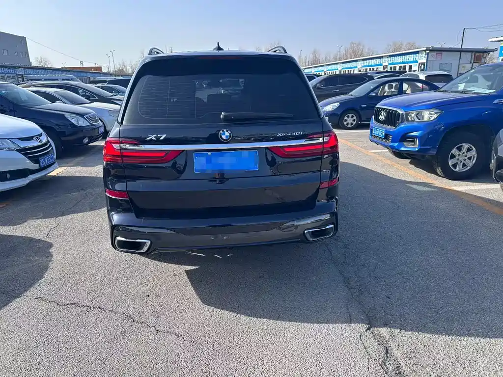 BMW X7 2021