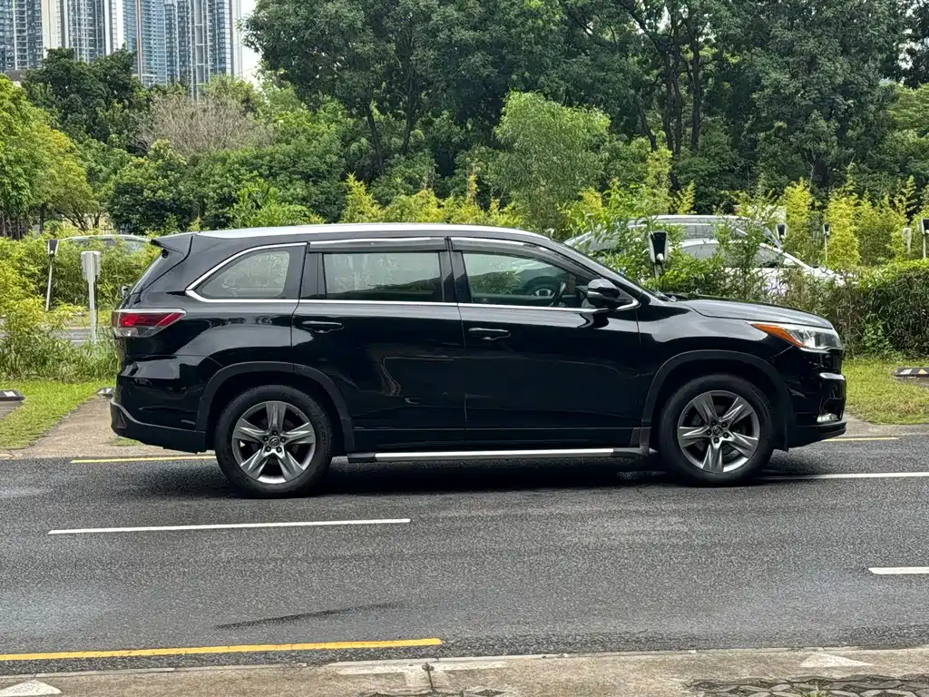 Toyota Highlander 2017 — фото 16