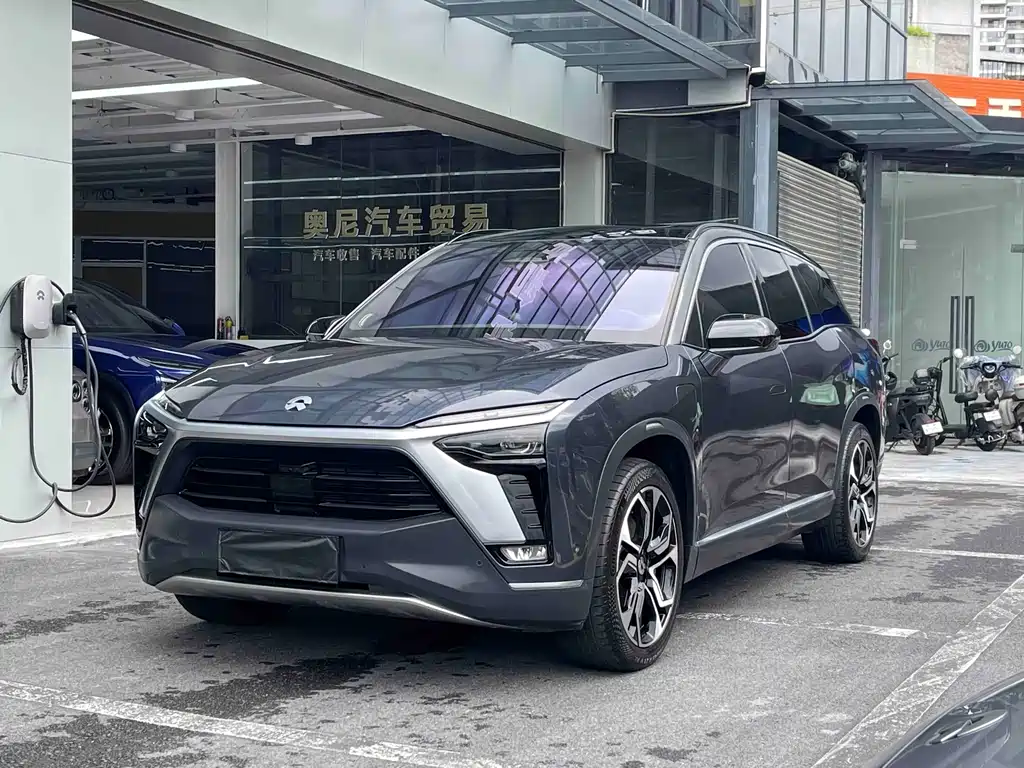 NIO ES8 2021