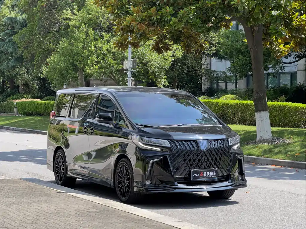 Toyota Alphard 2023 — фото 3