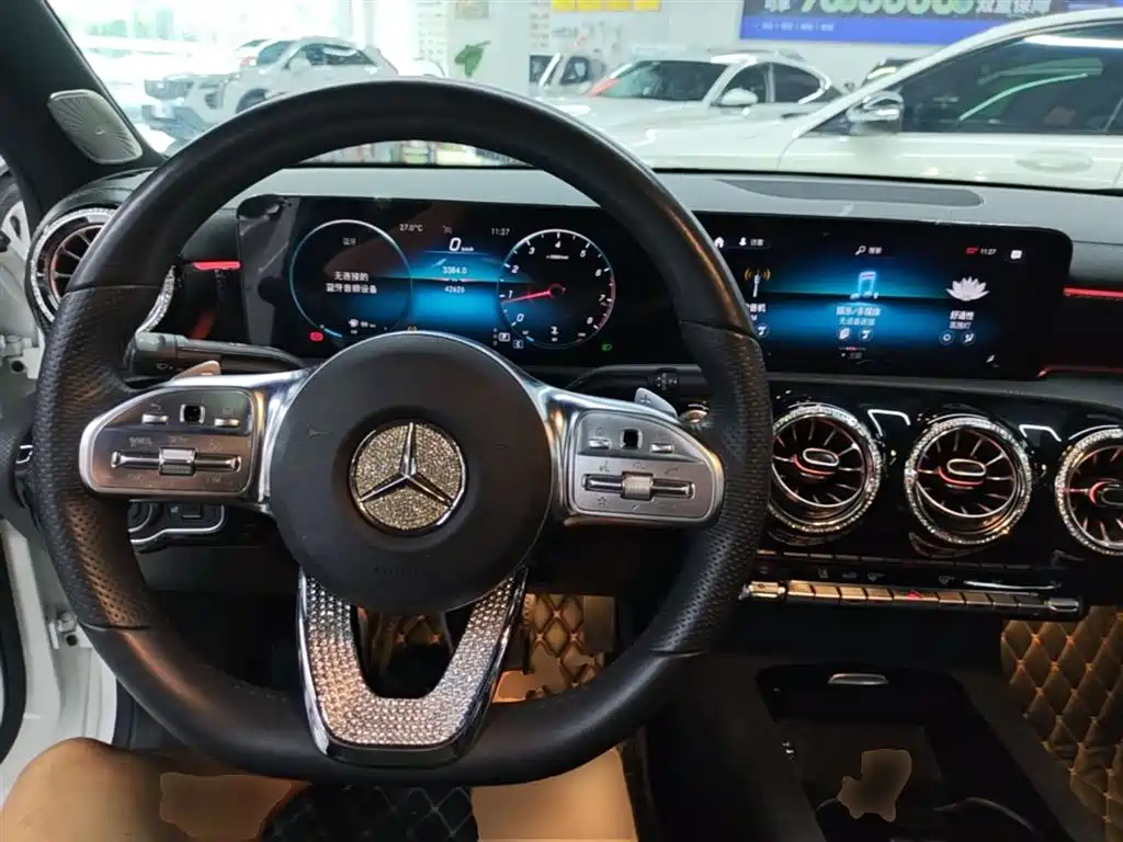 Mercedes-Benz A-Class 2021 — фото 10