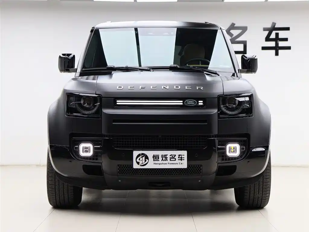 Land Rover Defender 2024 — фото 30