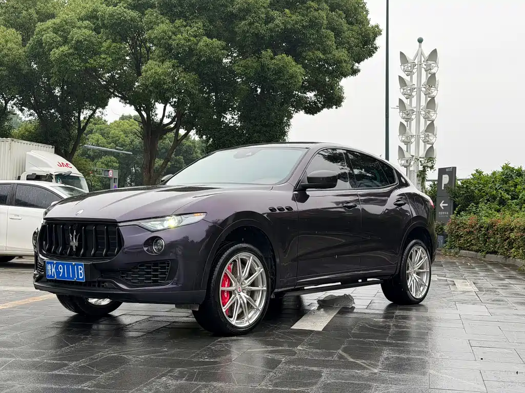 Maserati Levante 2018 — фото 1