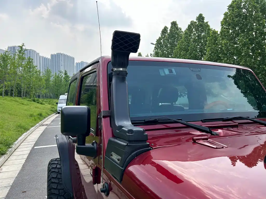 Jeep Wrangler 2014 — фото 10