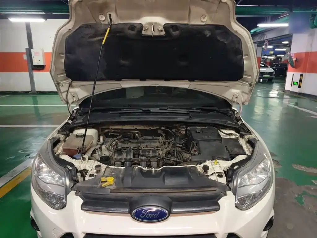 Ford Focus 2015 — фото 16