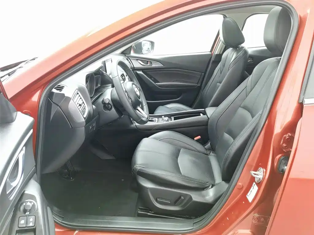 Mazda 3 Axela 2019 — фото 10