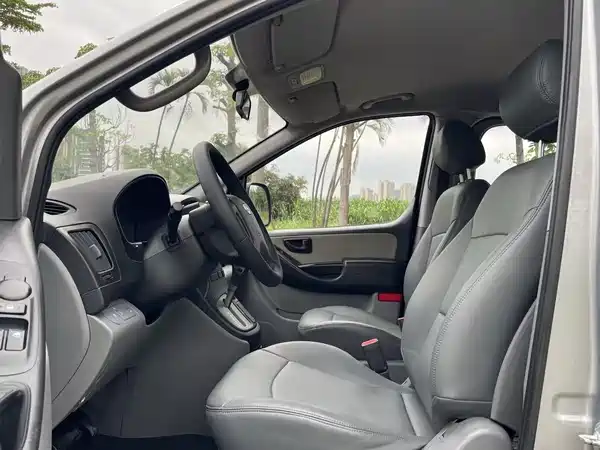 Hyundai H-1 Huiyi 2011