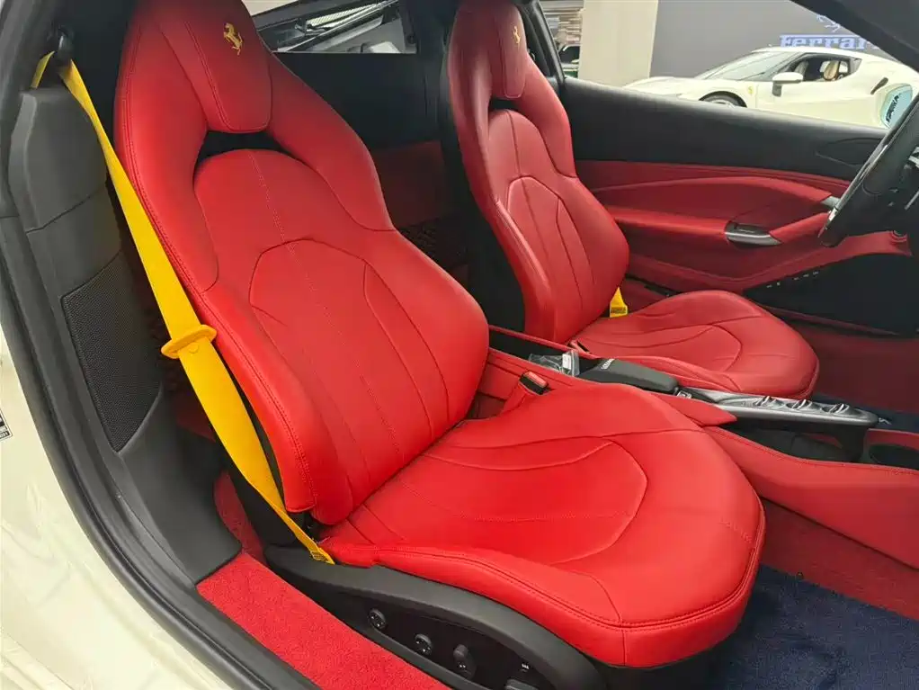 Ferrari F8 2022 — фото 11