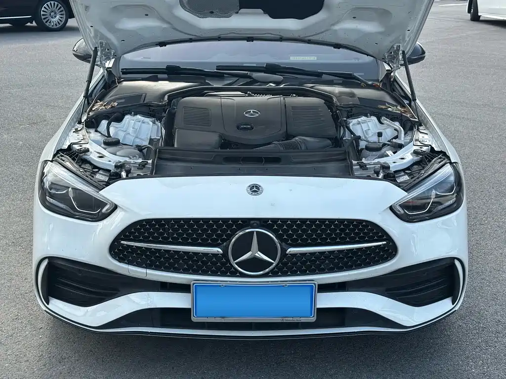 Mercedes-Benz C-Class 2025 — фото 12