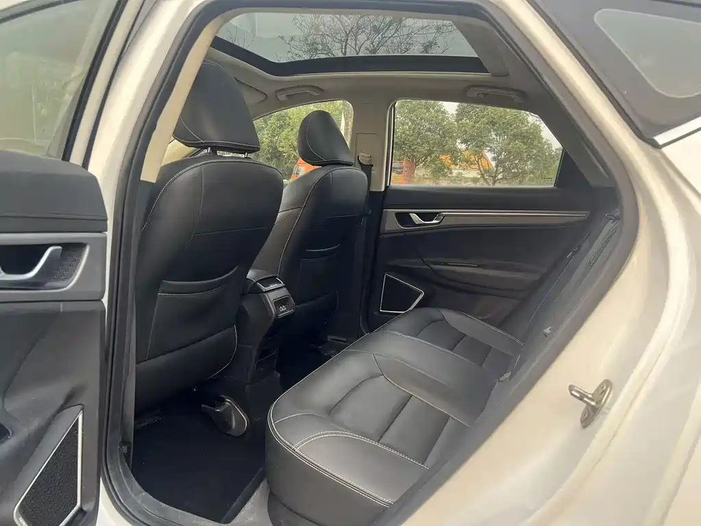 Geely Emgrand GS 2019 — фото 12