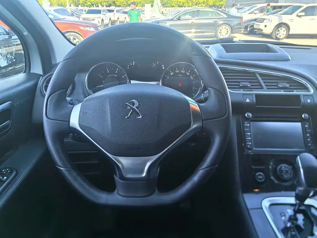 Peugeot 3008 2014 — фото 10
