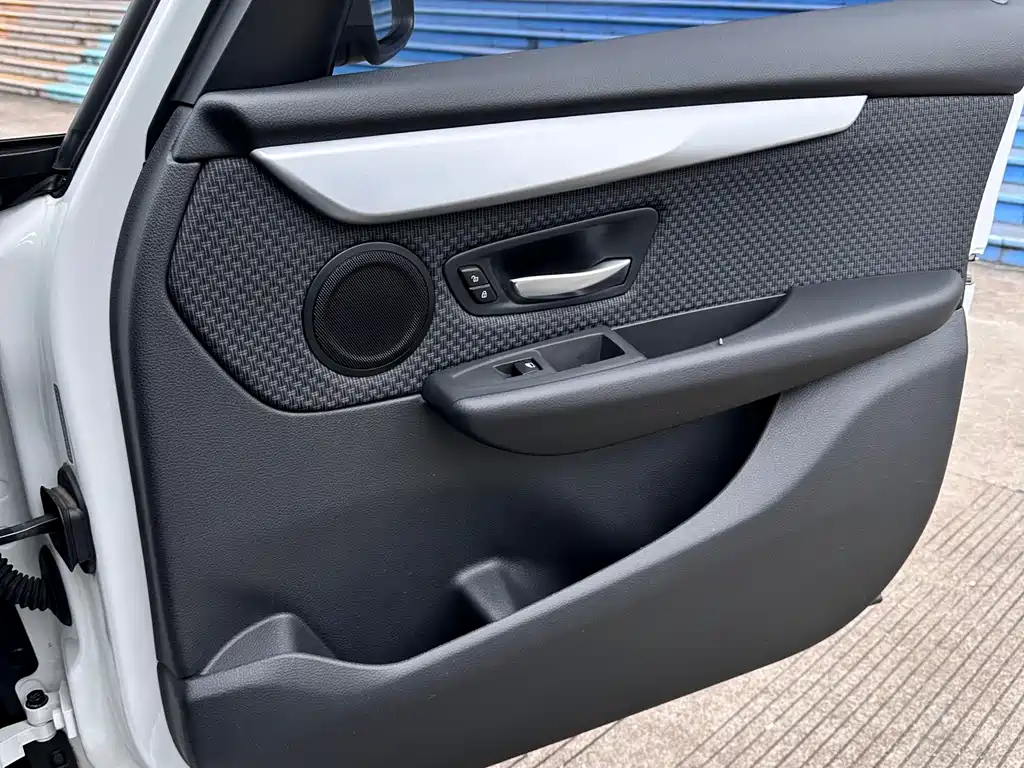 BMW 2 Series Active Tourer 2016 — фото 29