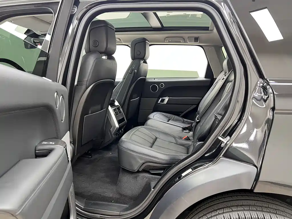 Land Rover Range Rover Sport 2020 — фото 18