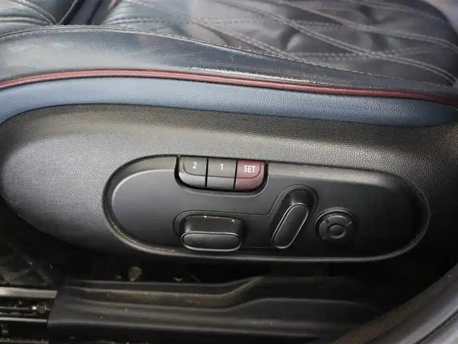 MINI Clubman 2017 — фото 14